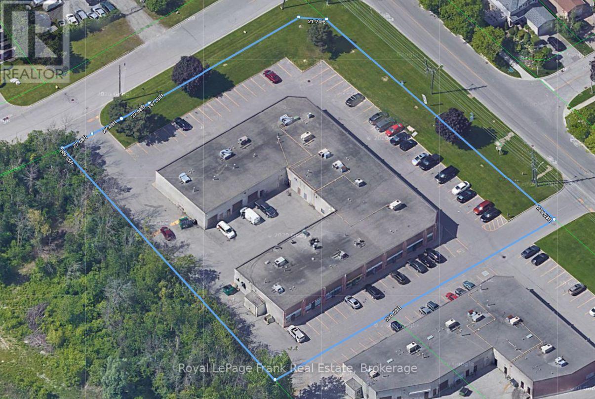 












1 - 676 MONARCH AVENUE

,
Ajax (South West),




Ontario
L1S4S2

