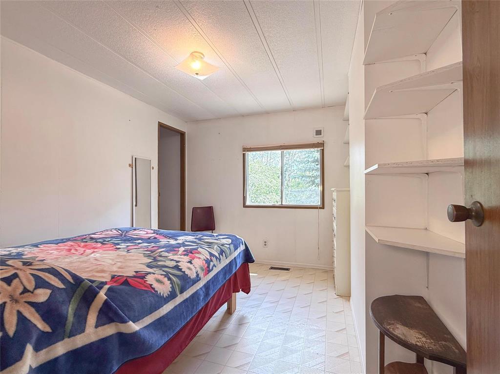 












199 Oak Street E

,
Oak Lake,




Manitoba
R0M1P0


