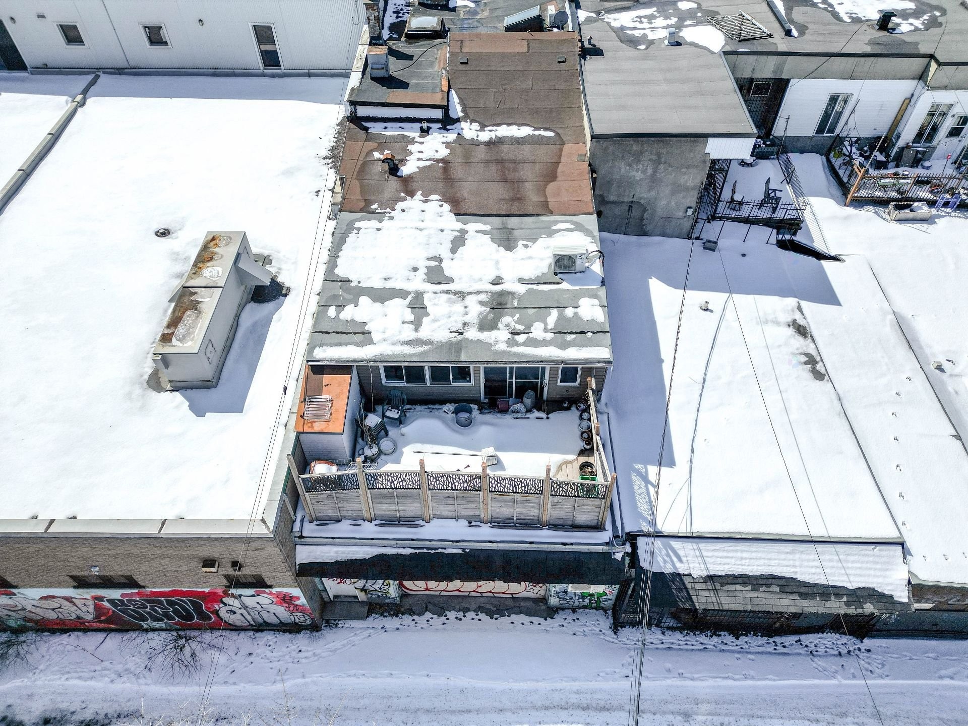 









6607

 - 6609


Boul. St-Laurent

,
Montréal (Rosemont/La Petite-Patrie),




QC
H2S3C5

