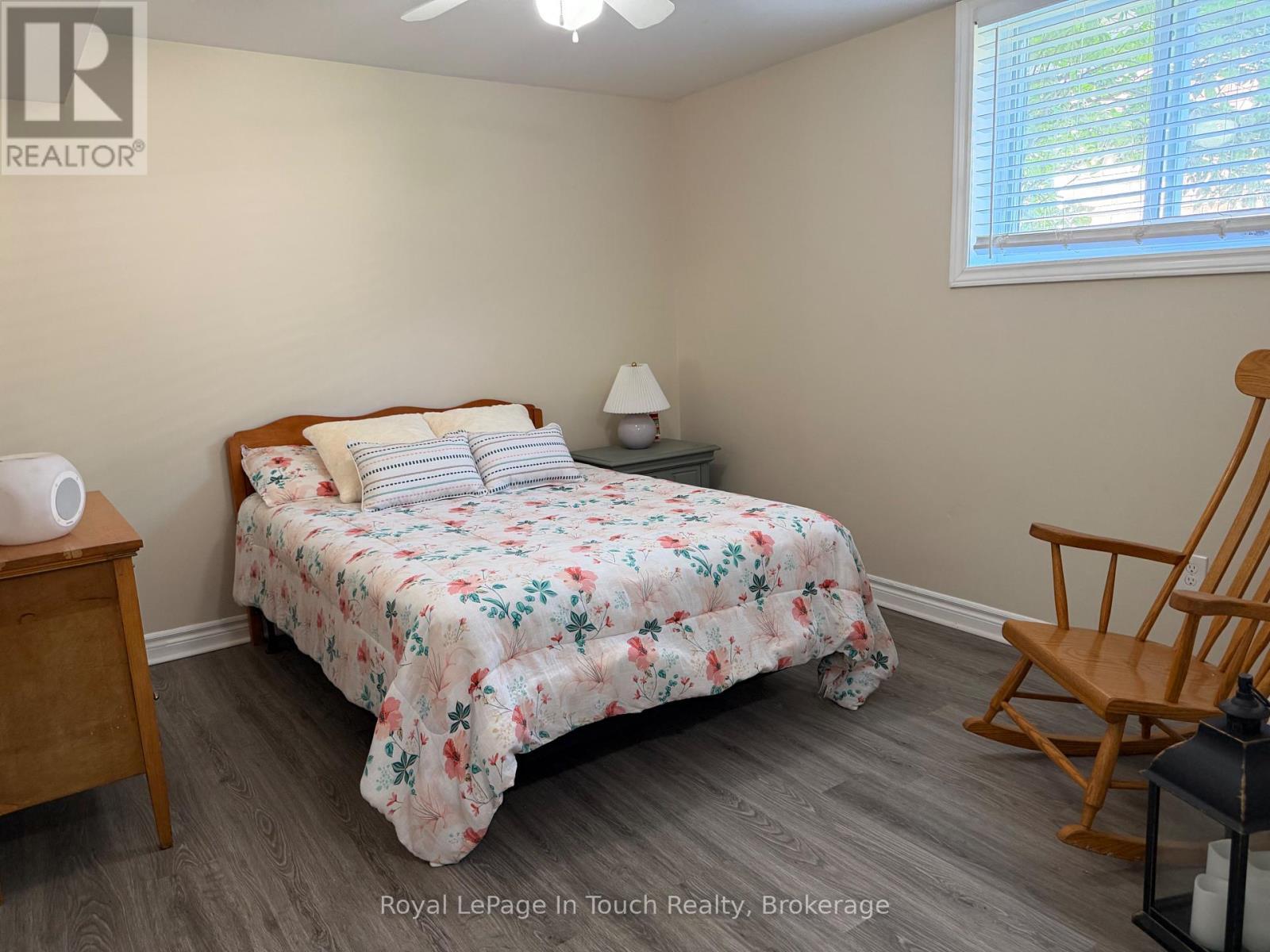 












384 KELLER DRIVE

,
Midland,




Ontario
L4R0A7

