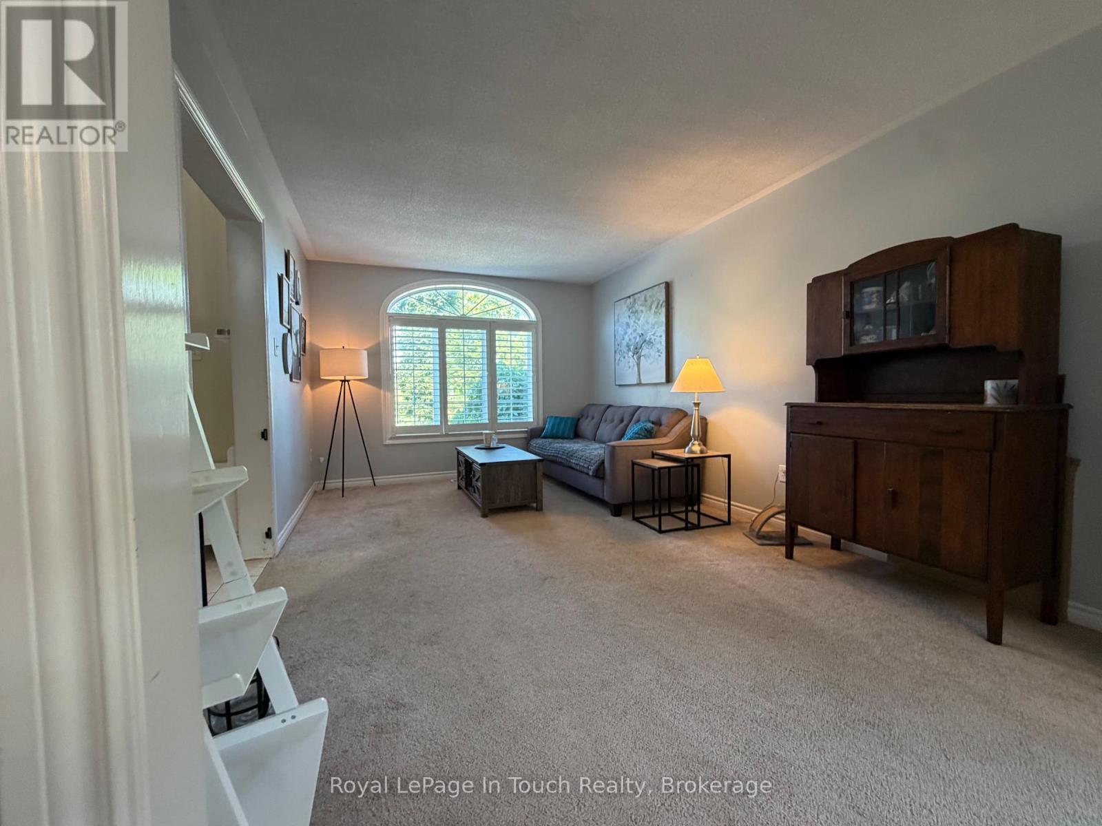 












384 KELLER DRIVE

,
Midland,




Ontario
L4R0A7

