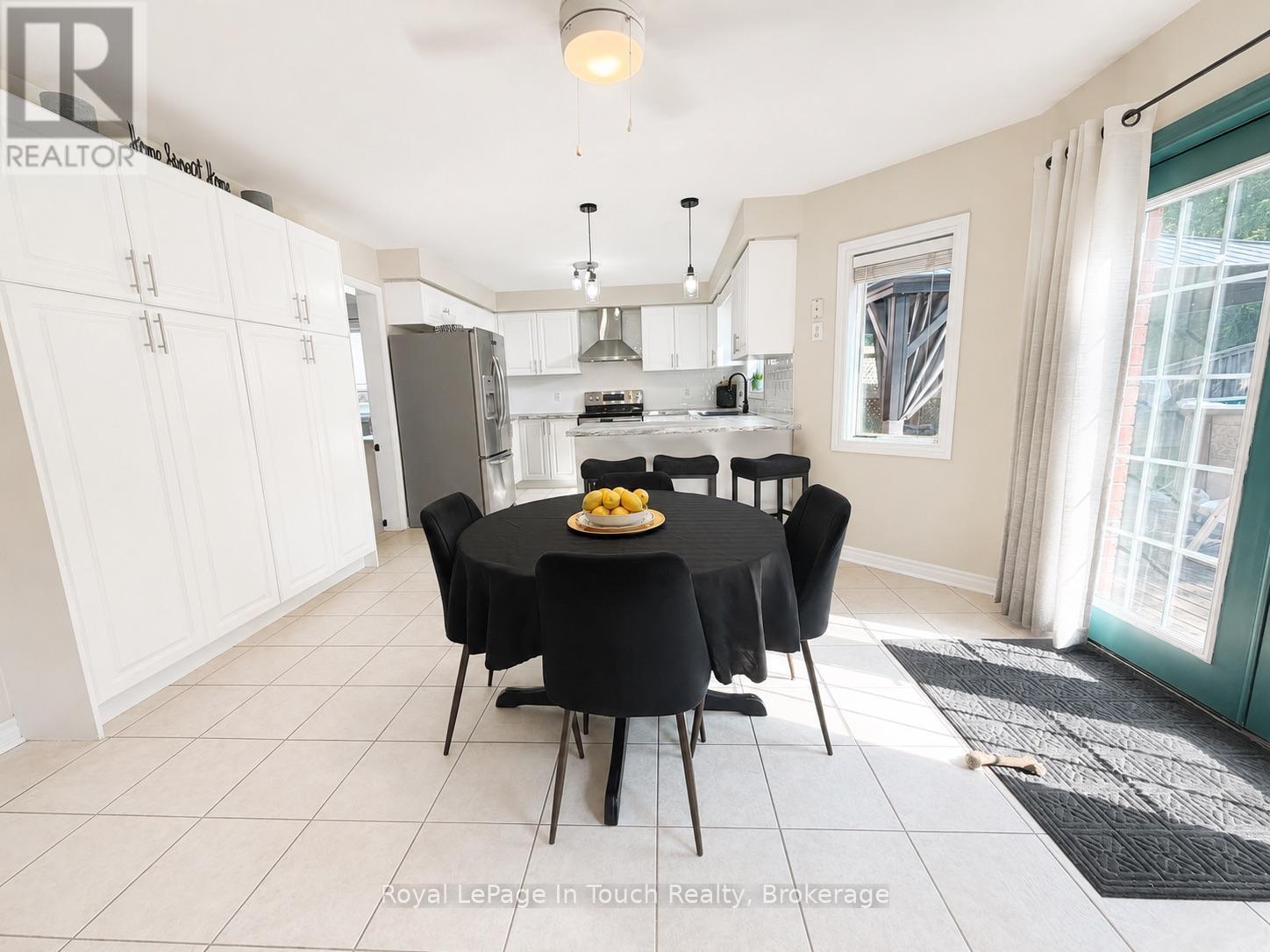 












384 KELLER DRIVE

,
Midland,




Ontario
L4R0A7

