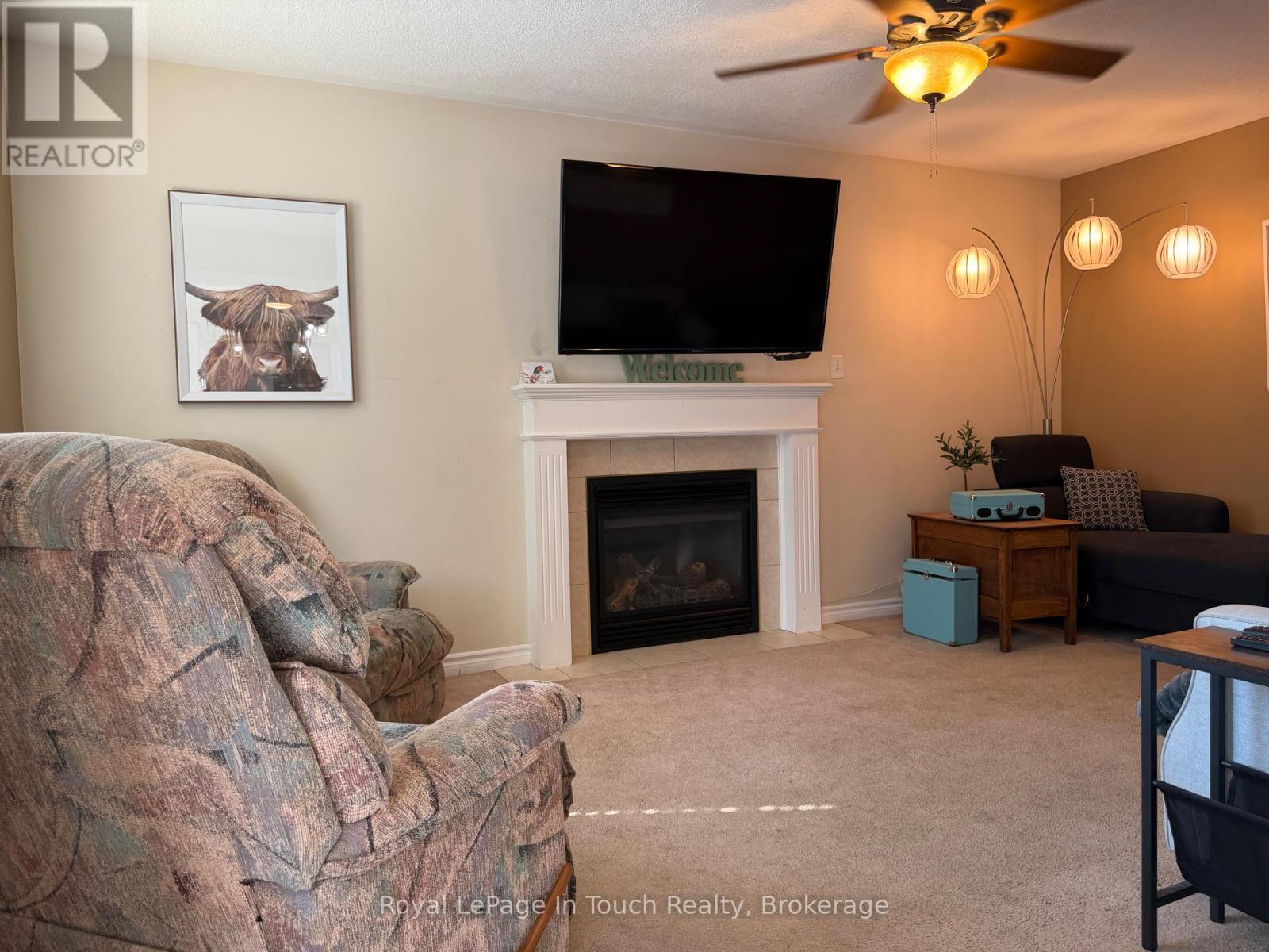 












384 KELLER DRIVE

,
Midland,




Ontario
L4R0A7

