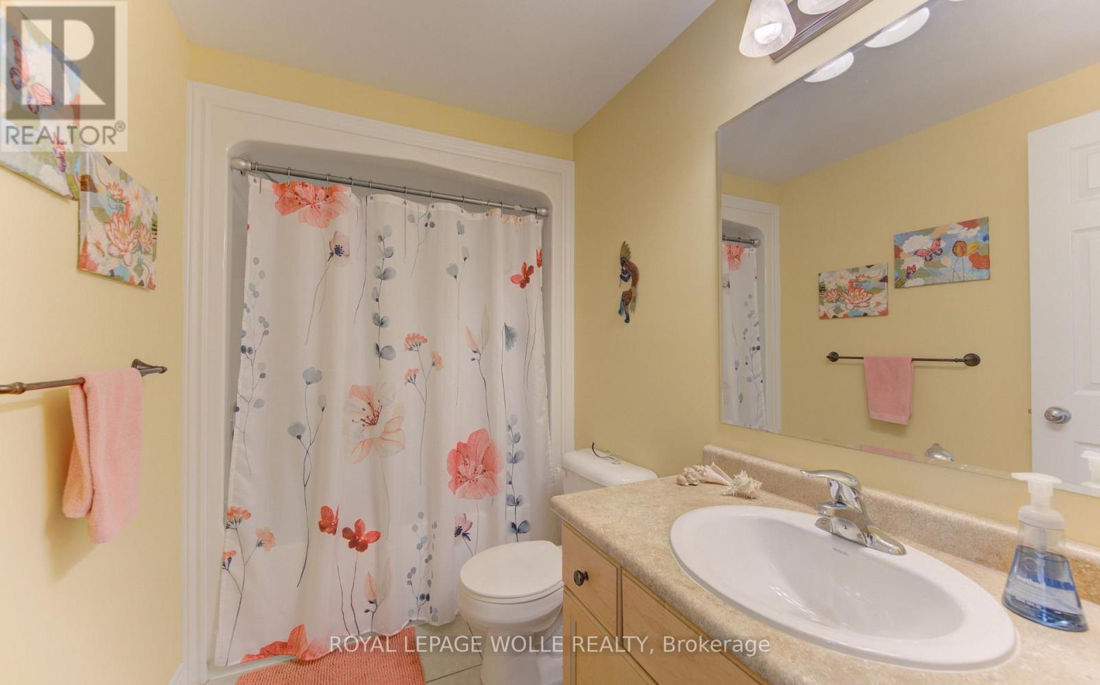 












6 EDWARDS STREET

,
Guelph,




Ontario
N1E0B2

