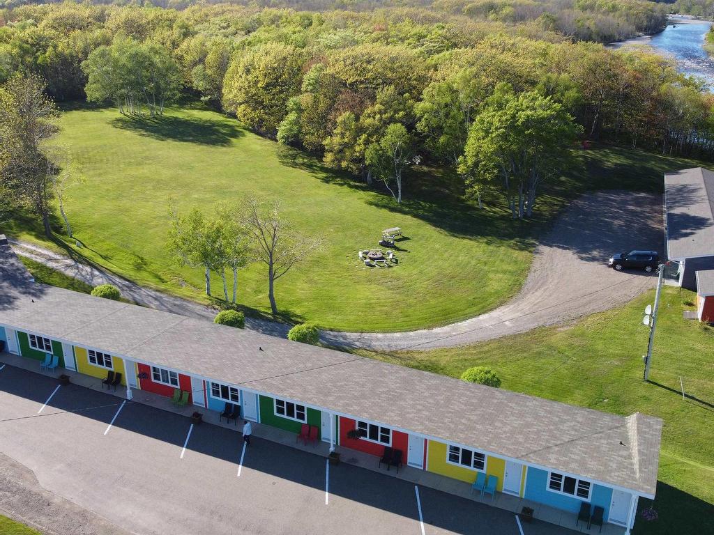 












16537 Cabot Trail Road

,
Chéticamp,




NS
B0E 1H0

