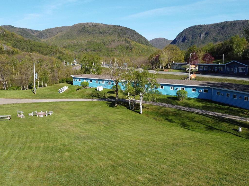 












16537 Cabot Trail Road

,
Chéticamp,




NS
B0E 1H0

