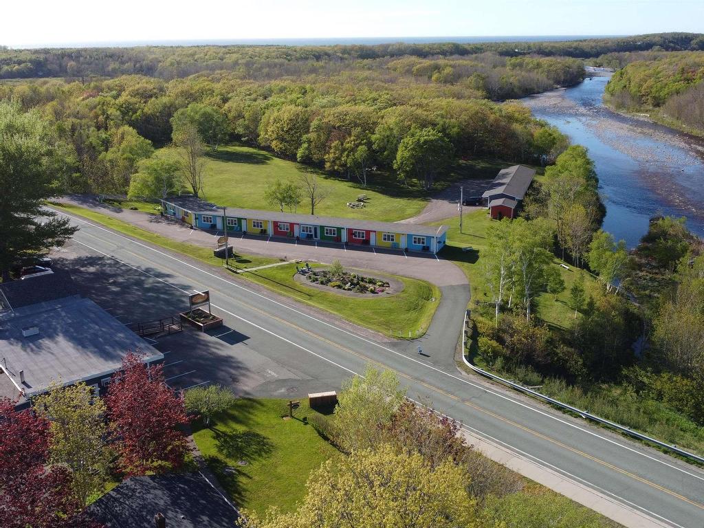 












16537 Cabot Trail Road

,
Chéticamp,




NS
B0E 1H0

