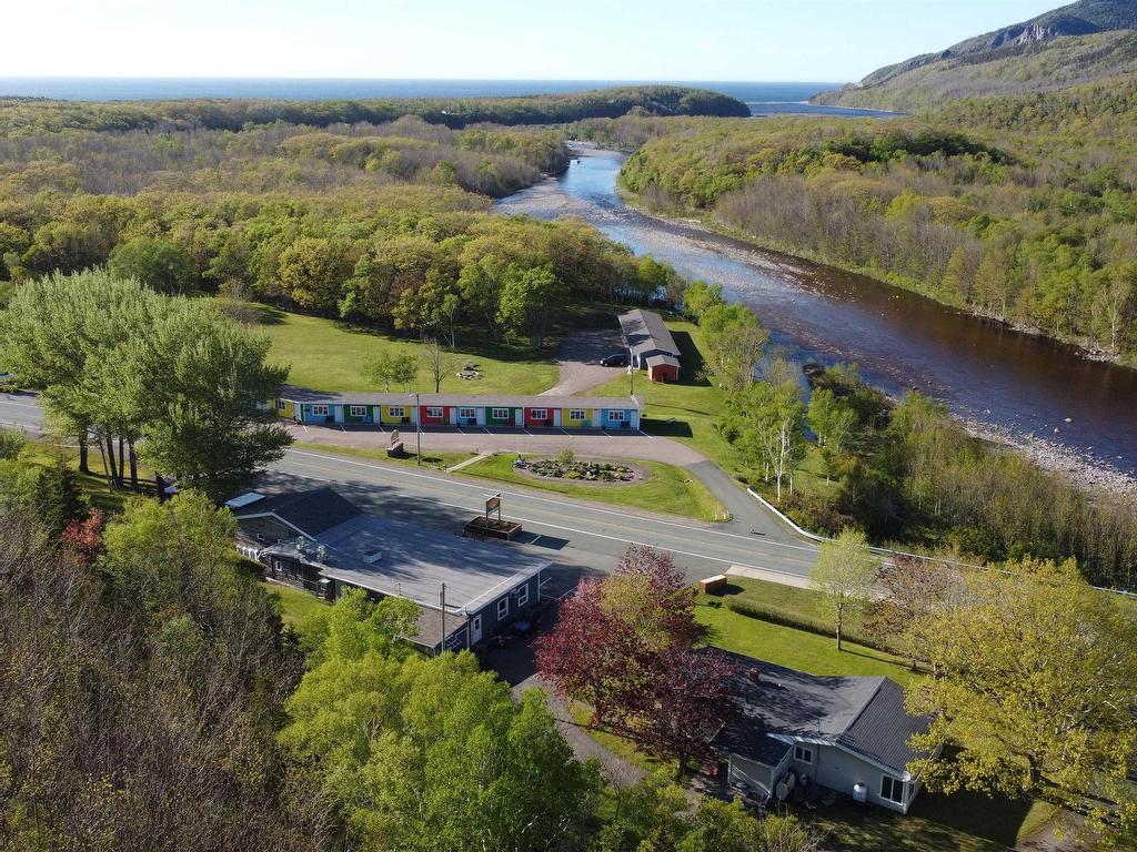 












16537 Cabot Trail Road

,
Chéticamp,




NS
B0E 1H0


