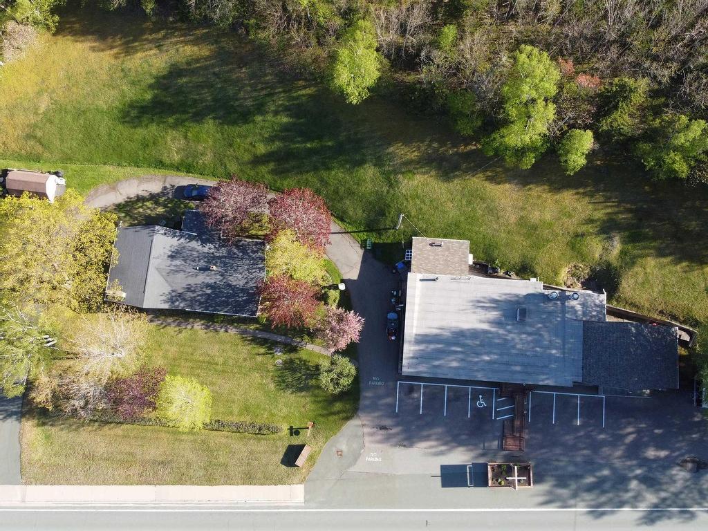 












16537 Cabot Trail Road

,
Chéticamp,




NS
B0E 1H0

