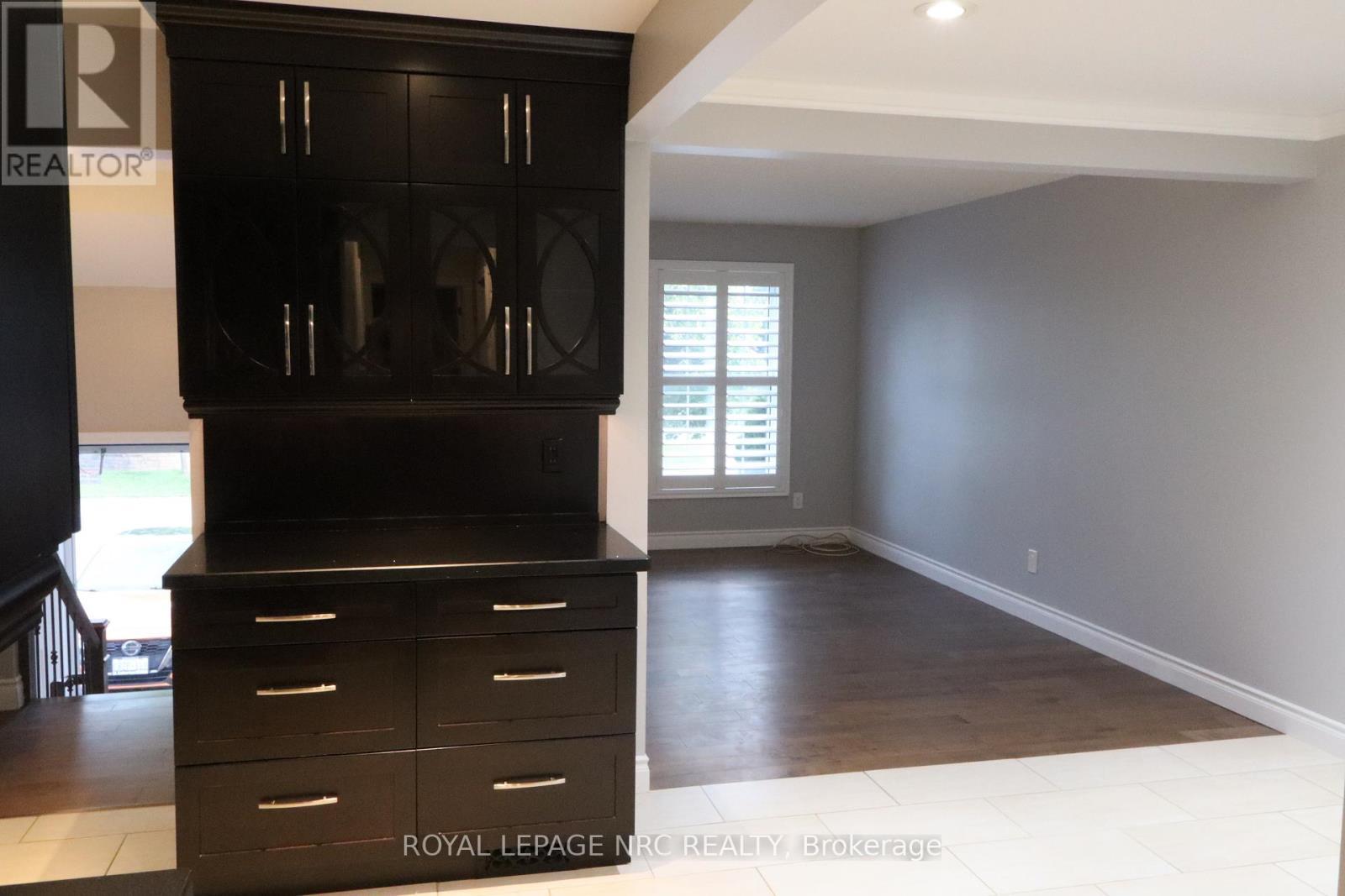 












7689 TRACKVIEW STREET

,
Niagara Falls (Ascot),




Ontario
L2H2Z6


