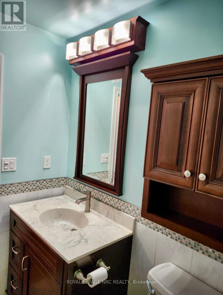 












7689 TRACKVIEW STREET

,
Niagara Falls (Ascot),




Ontario
L2H2Z6

