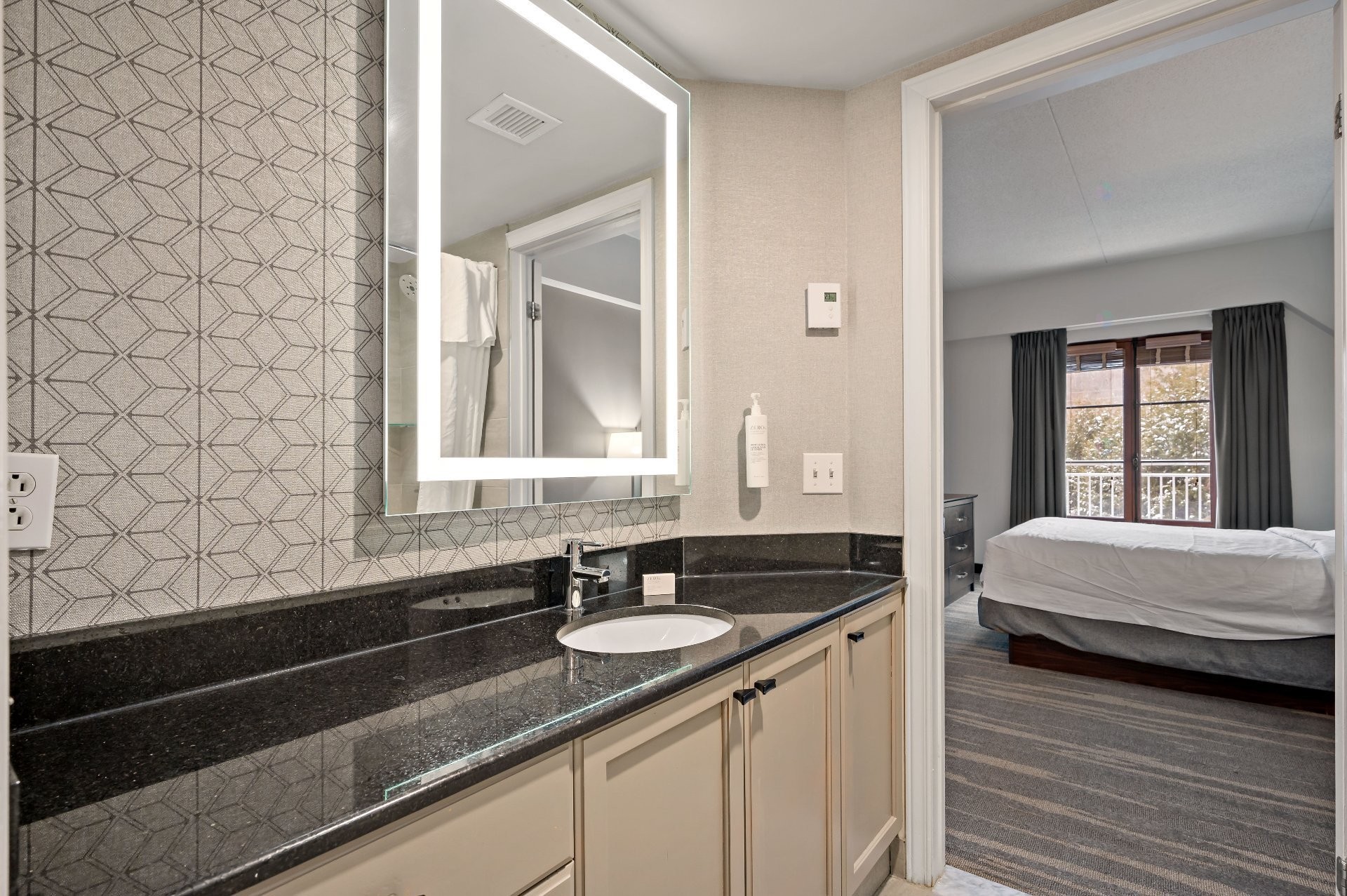 









3035


Ch. de la Chapelle

, 208,
Mont-Tremblant,




QC
J8E1E1

