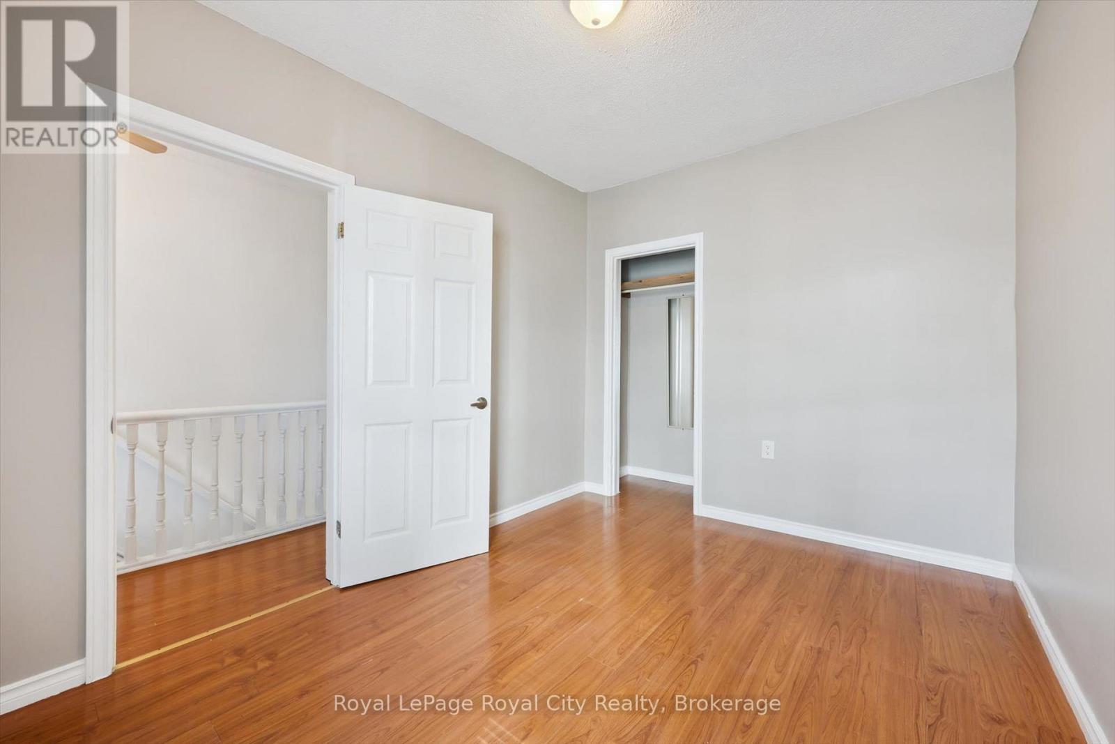 












90 NEEVE STREET

,
Guelph (St. Patrick's Ward),




Ontario
N1E5S1

