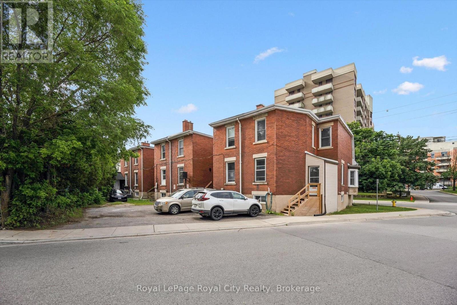












90 NEEVE STREET

,
Guelph (St. Patrick's Ward),




Ontario
N1E5S1

