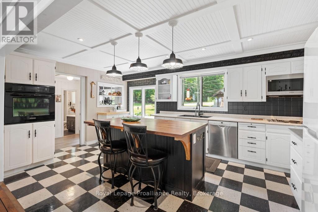












1147A FLYERS COVE LANE

,
Frontenac (Frontenac North),




Ontario
K0H2M0


