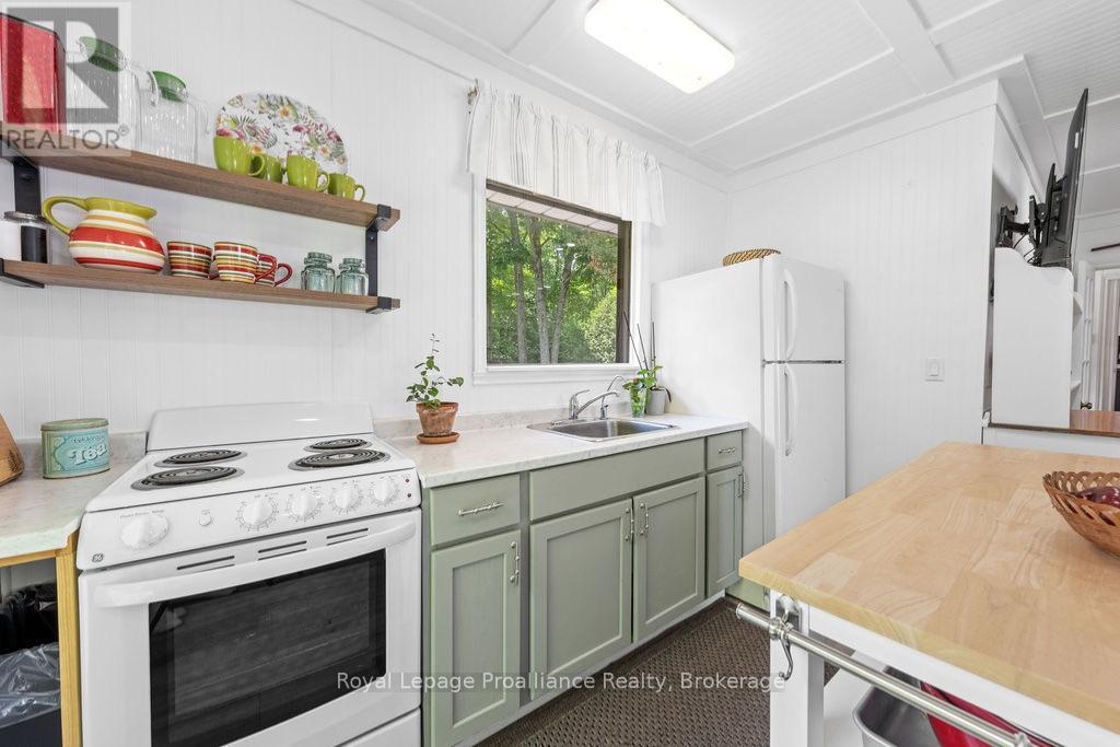 












1147A FLYERS COVE LANE

,
Frontenac (Frontenac North),




Ontario
K0H2M0

