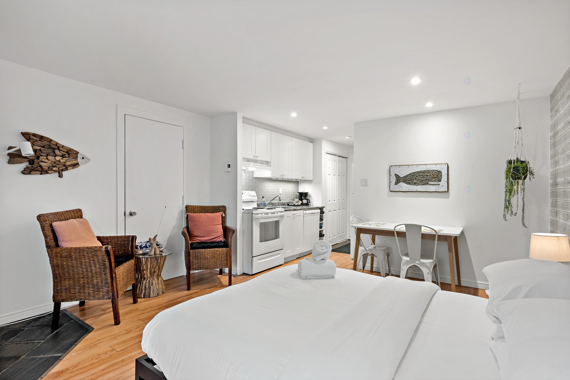 









120


Rue du Mont-Plaisant

, 103-104,
Mont-Tremblant,




QC
J8E1L2

