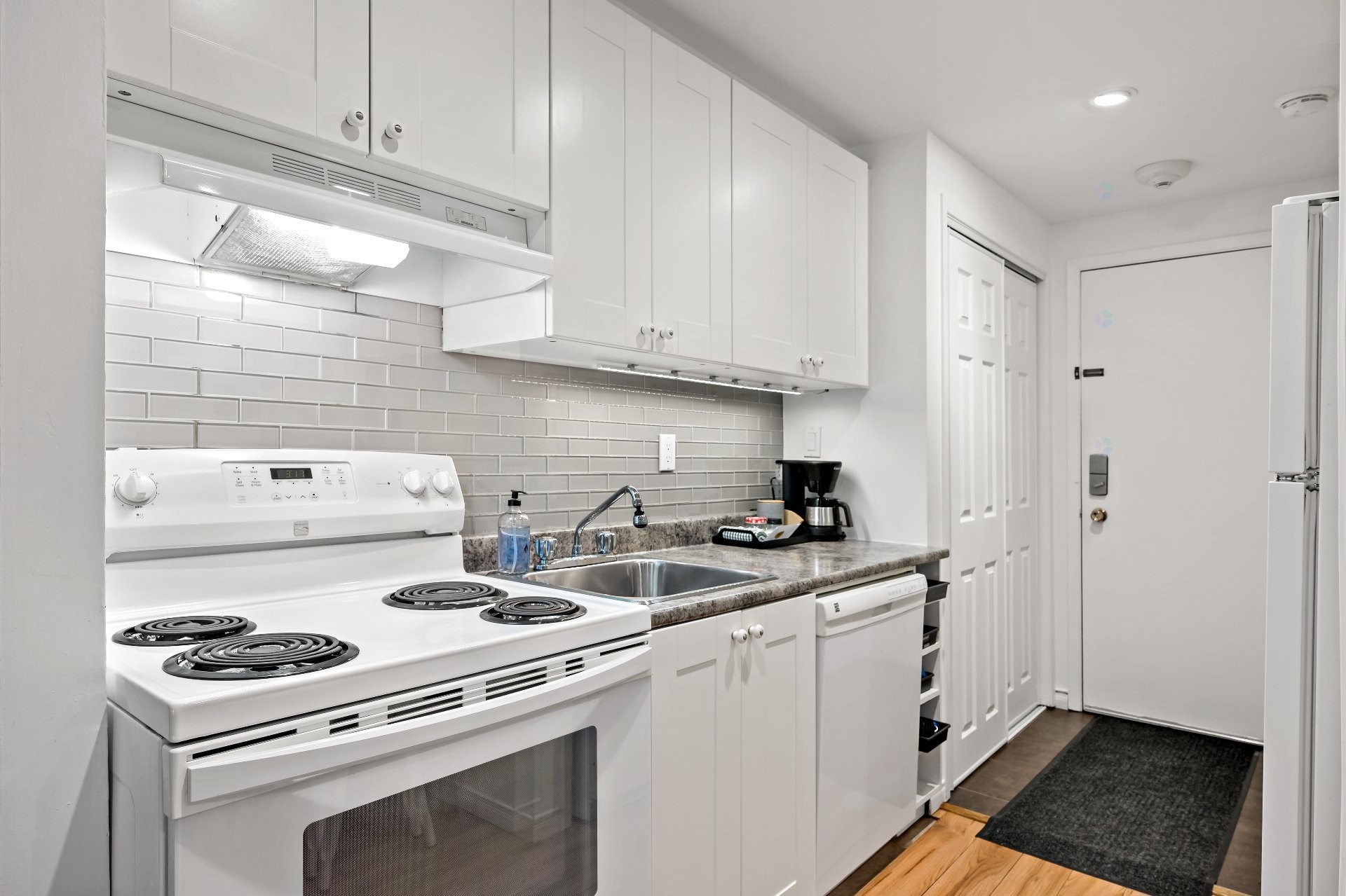 









120


Rue du Mont-Plaisant

, 103-104,
Mont-Tremblant,




QC
J8E1L2

