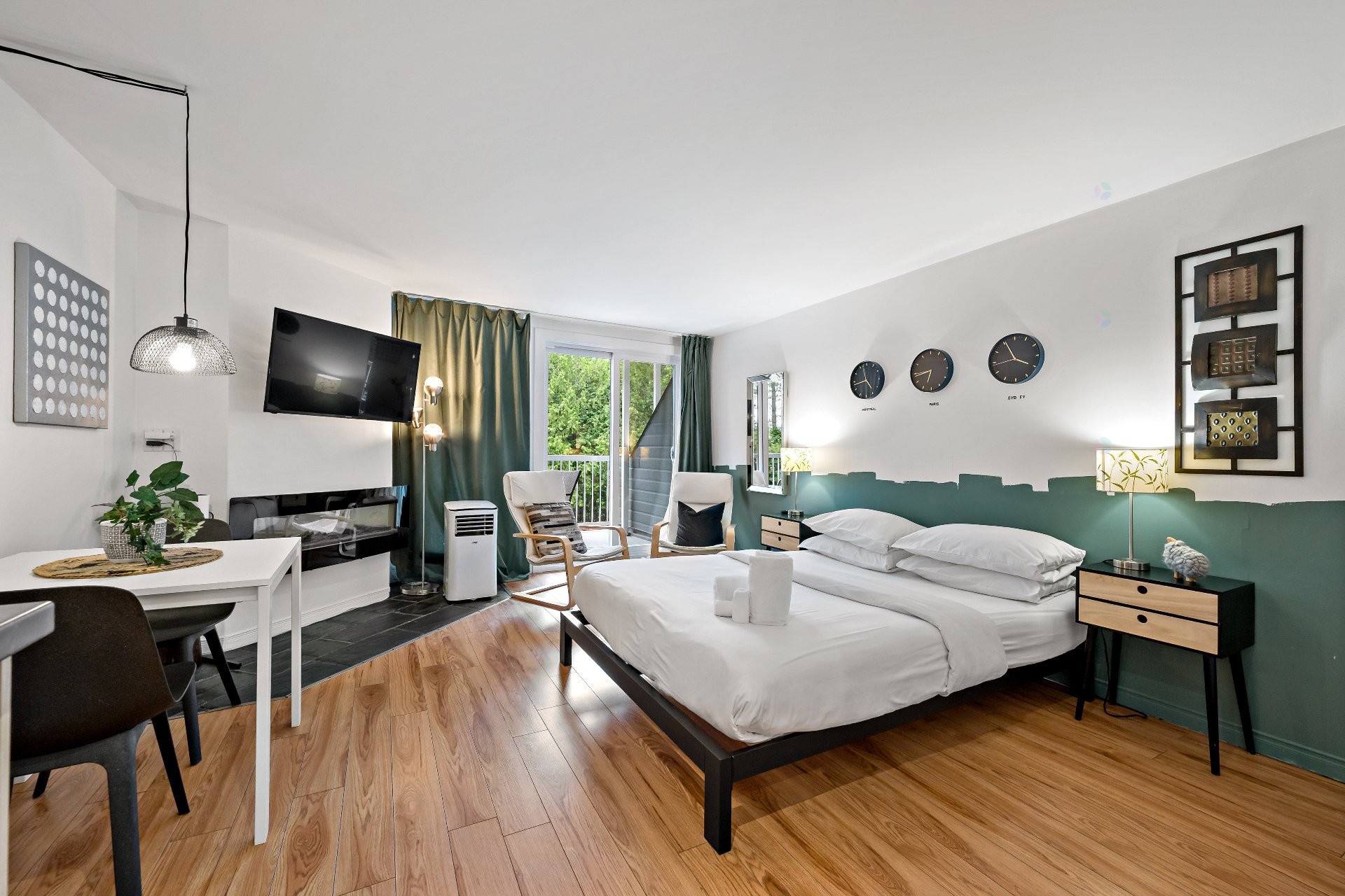 









120


Rue du Mont-Plaisant

, 103-104,
Mont-Tremblant,




QC
J8E1L2

