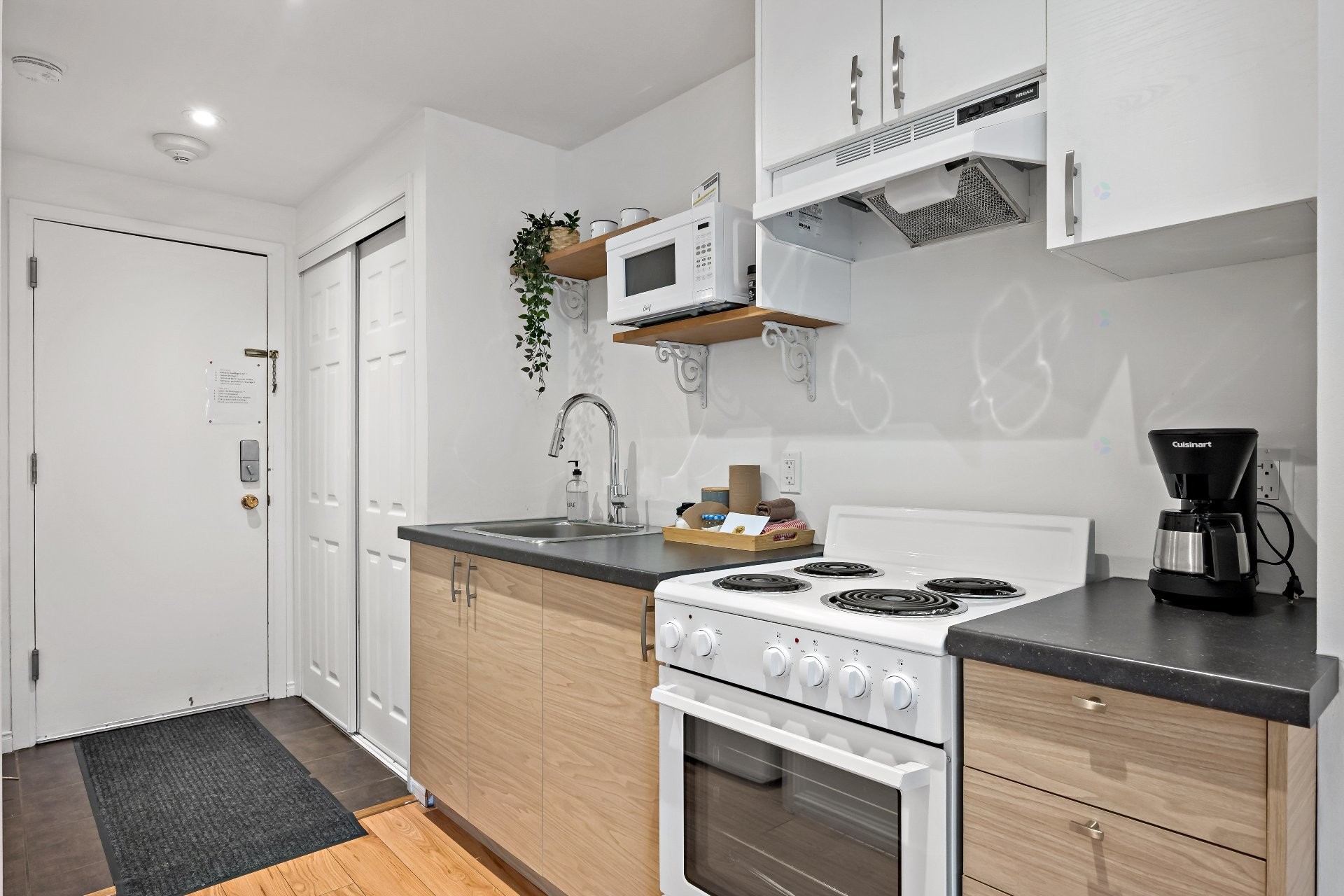 









120


Rue du Mont-Plaisant

, 103-104,
Mont-Tremblant,




QC
J8E1L2

