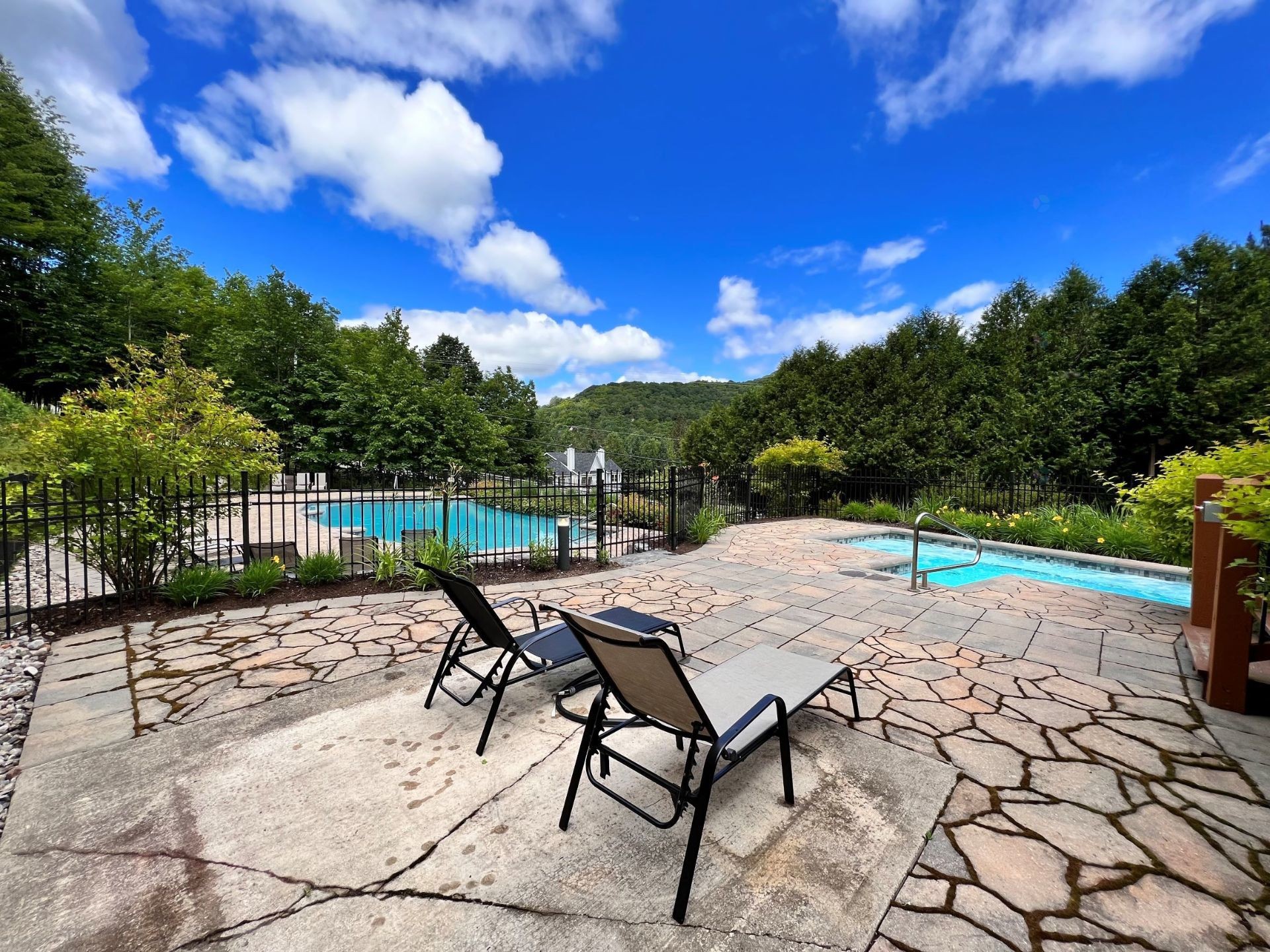 









120


Rue du Mont-Plaisant

, 103-104,
Mont-Tremblant,




QC
J8E1L2

