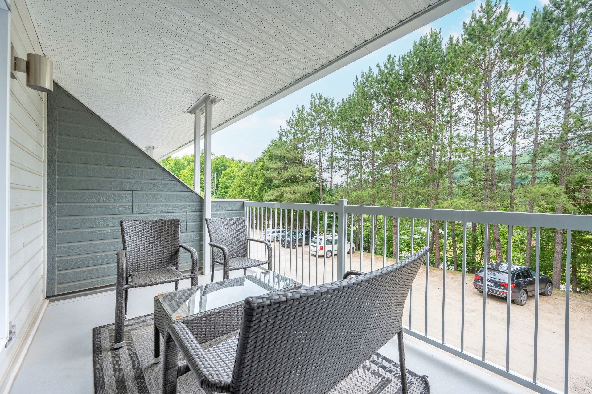 









120


Rue du Mont-Plaisant

, 103-104,
Mont-Tremblant,




QC
J8E1L2

