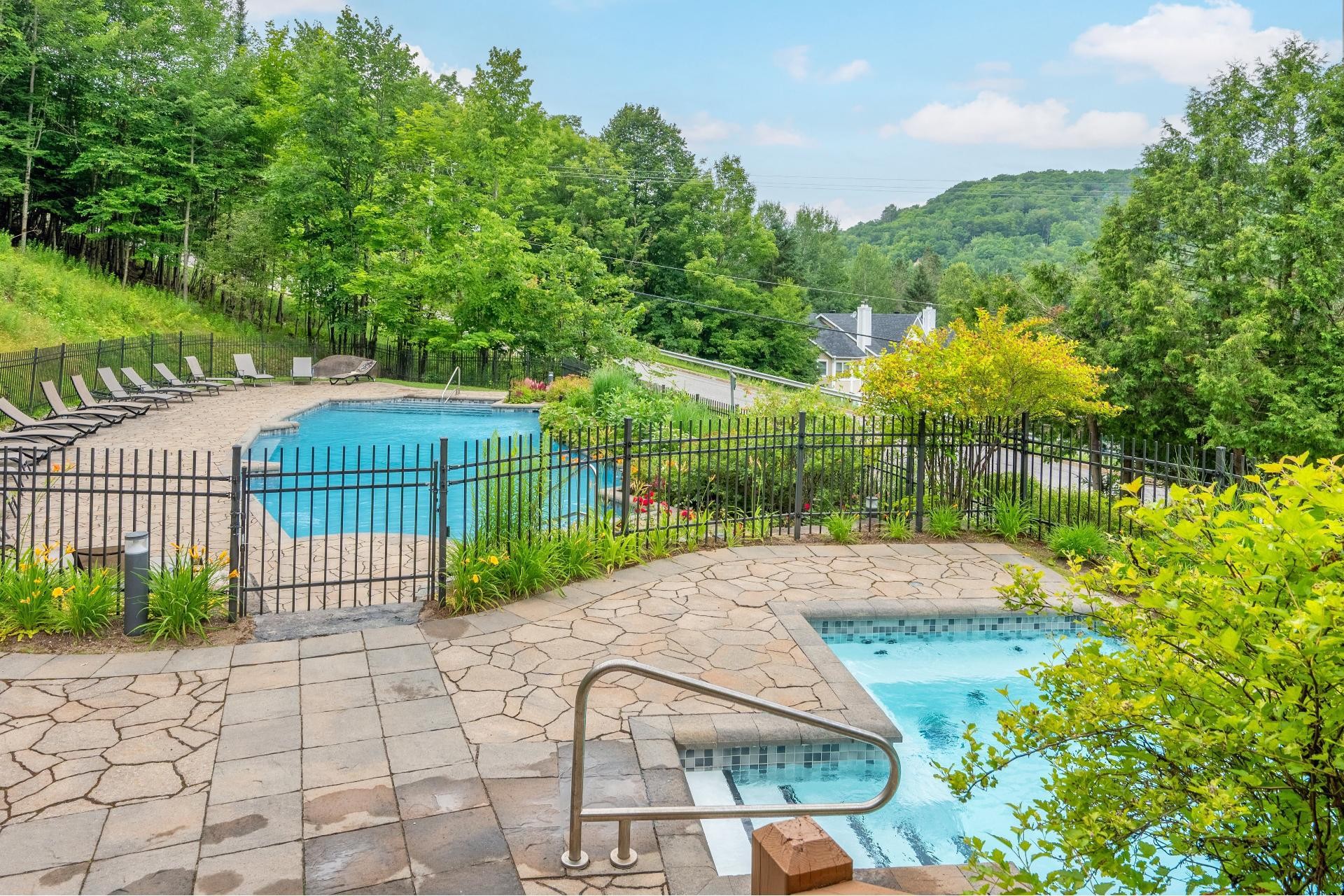 









120


Rue du Mont-Plaisant

, 103-104,
Mont-Tremblant,




QC
J8E1L2

