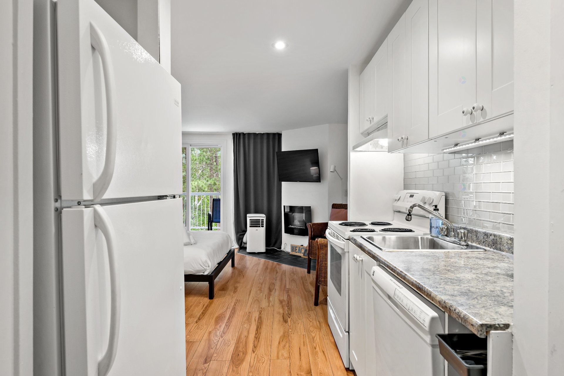 









120


Rue du Mont-Plaisant

, 103-104,
Mont-Tremblant,




QC
J8E1L2

