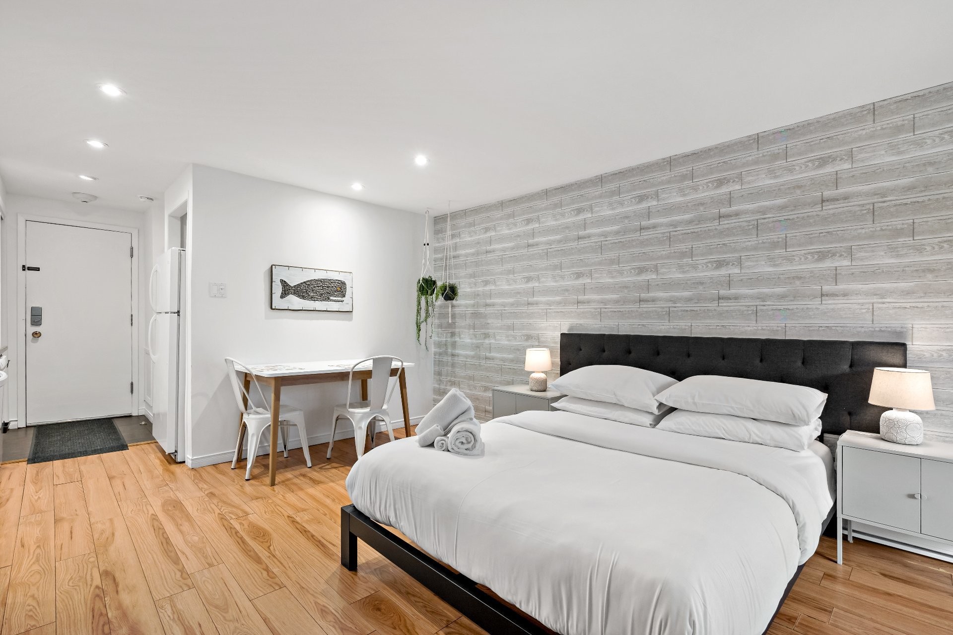 









120


Rue du Mont-Plaisant

, 103-104,
Mont-Tremblant,




QC
J8E1L2

