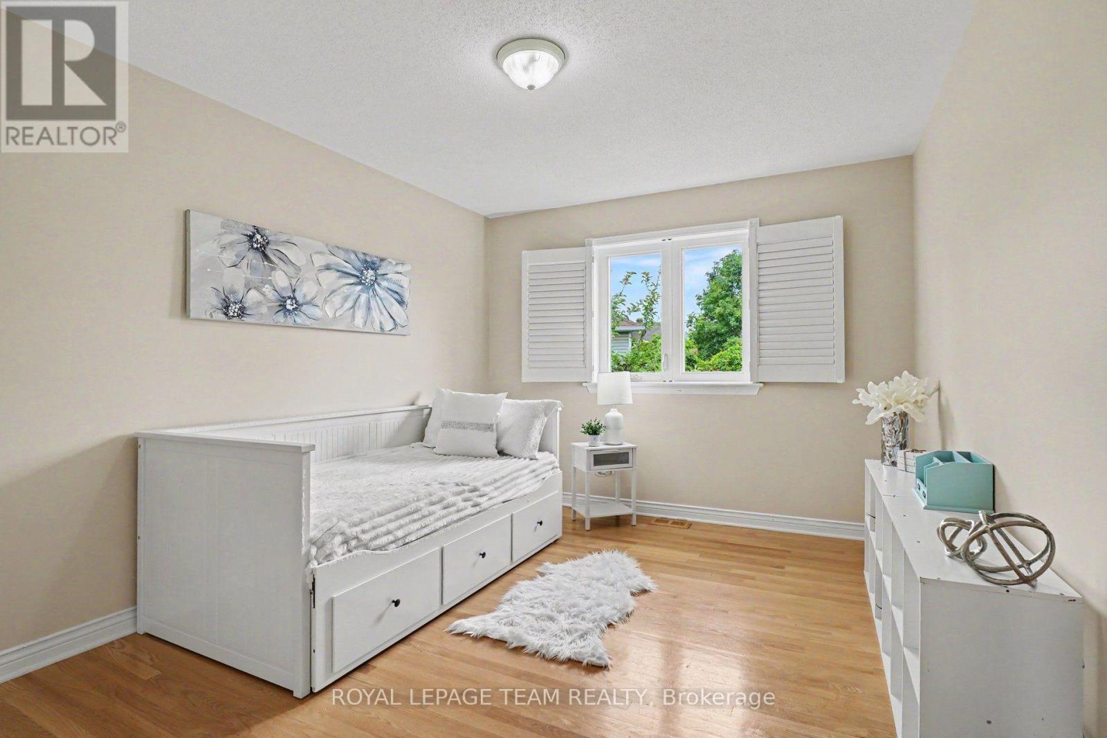 












14 ELK ISLAND COURT

,
Ottawa,




Ontario
K2M2V3

