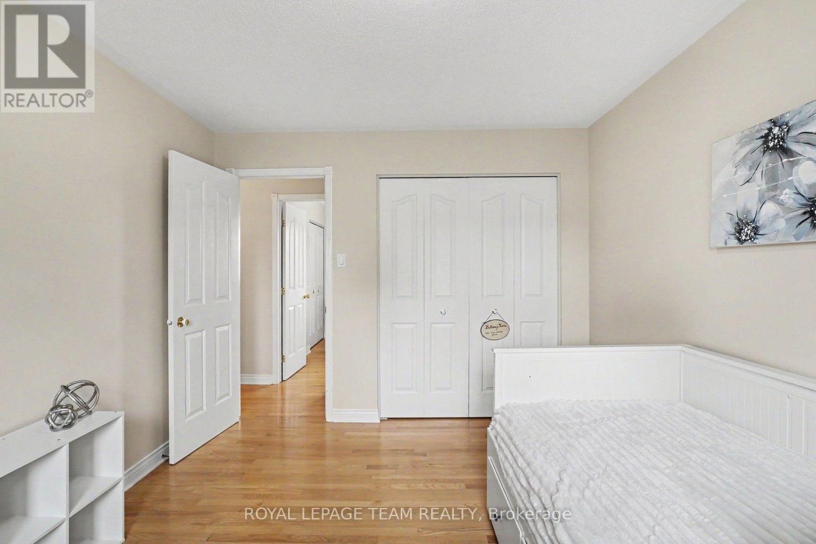 












14 ELK ISLAND COURT

,
Ottawa,




Ontario
K2M2V3

