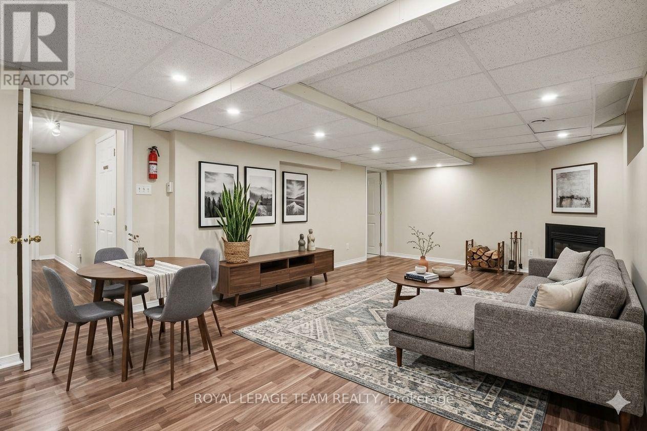 












14 ELK ISLAND COURT

,
Ottawa,




Ontario
K2M2V3

