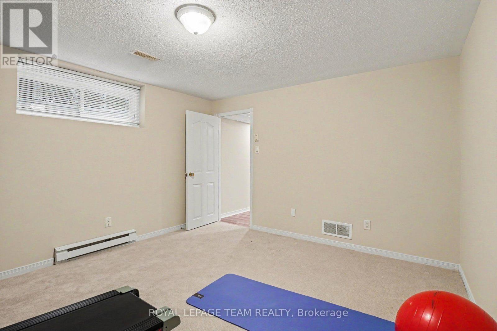












14 ELK ISLAND COURT

,
Ottawa,




Ontario
K2M2V3

