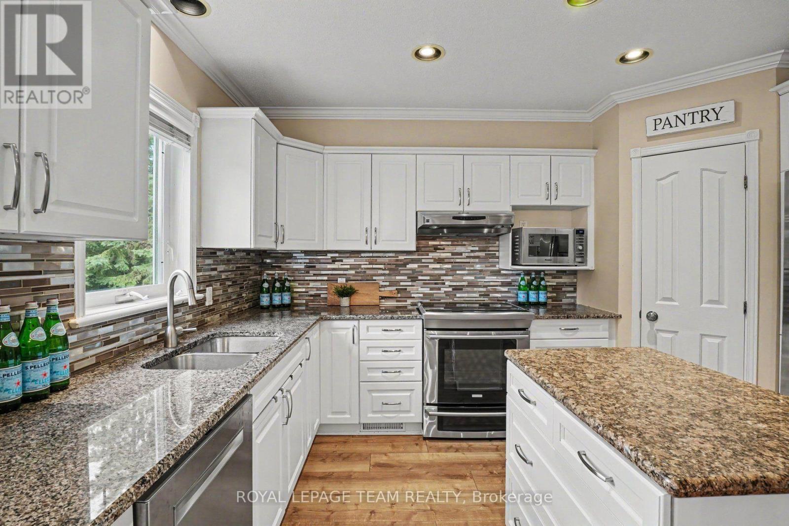 












14 ELK ISLAND COURT

,
Ottawa,




Ontario
K2M2V3

