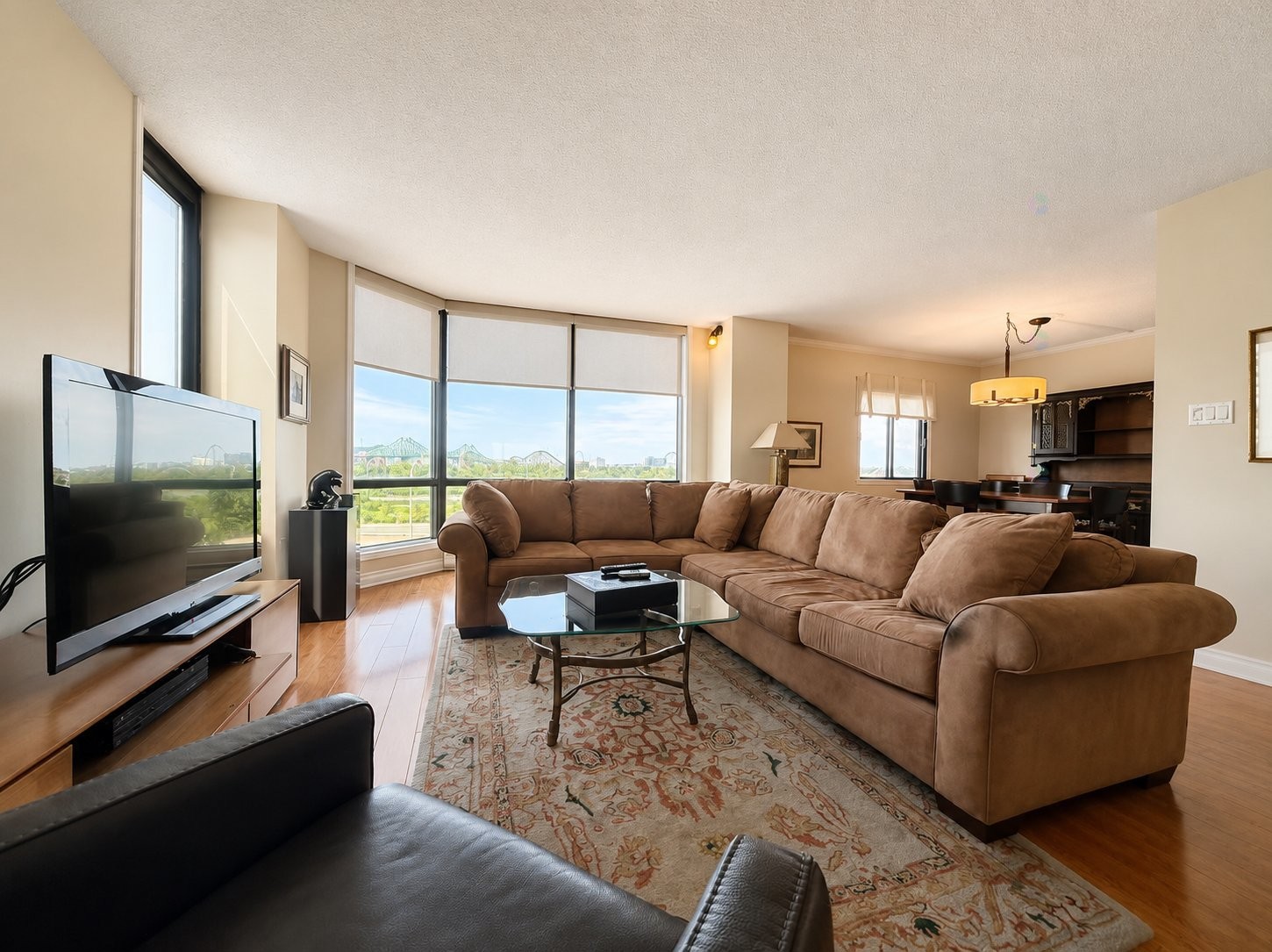 









51


Place Charles-Le Moyne

, 502,
Longueuil (Le Vieux-Longueuil),




QC
J4K5G6

