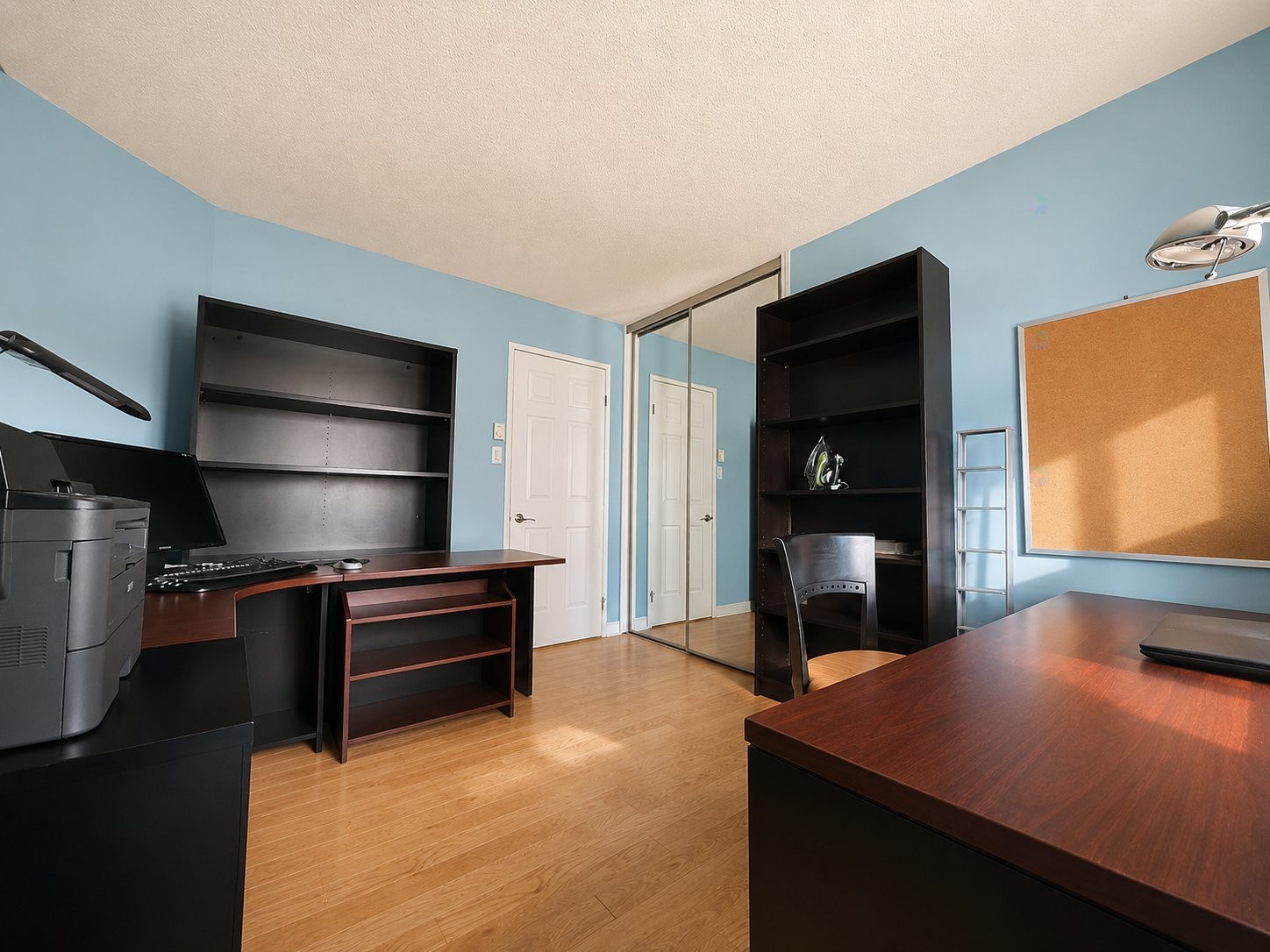 









51


Place Charles-Le Moyne

, 502,
Longueuil (Le Vieux-Longueuil),




QC
J4K5G6

