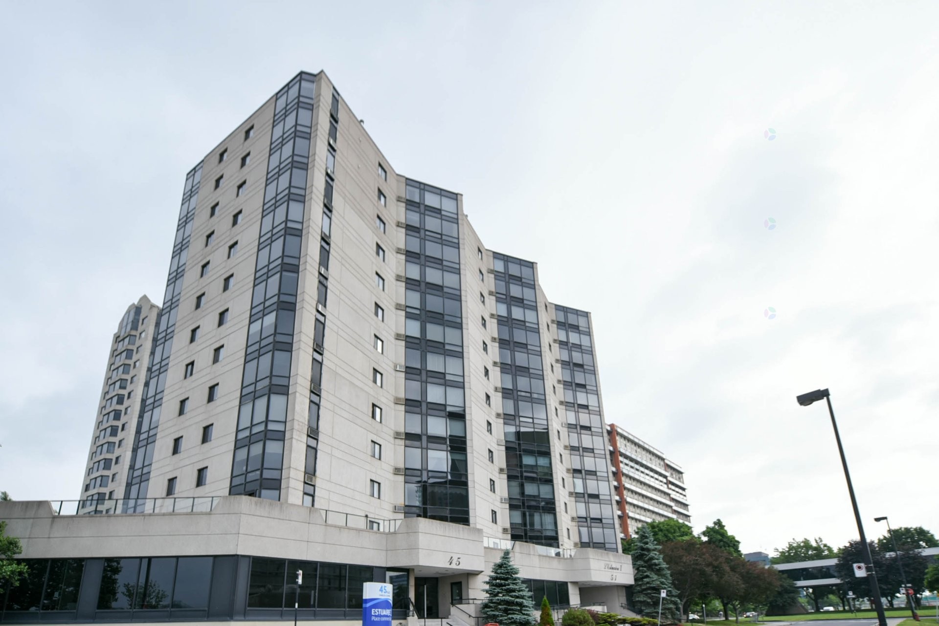 









51


Place Charles-Le Moyne

, 502,
Longueuil (Le Vieux-Longueuil),




QC
J4K5G6

