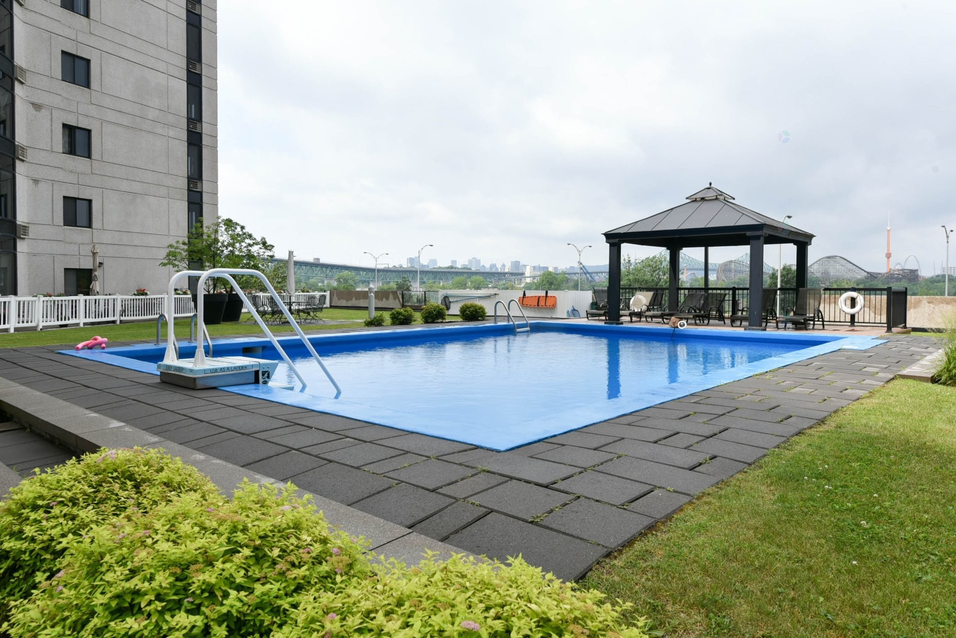 









51


Place Charles-Le Moyne

, 502,
Longueuil (Le Vieux-Longueuil),




QC
J4K5G6

