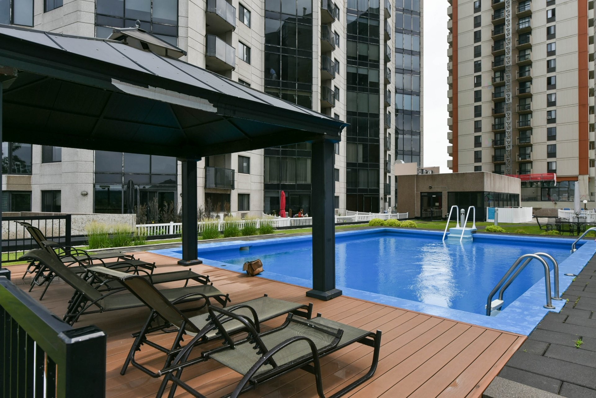 









51


Place Charles-Le Moyne

, 502,
Longueuil (Le Vieux-Longueuil),




QC
J4K5G6

