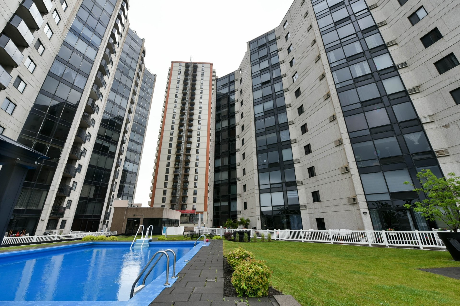 









51


Place Charles-Le Moyne

, 502,
Longueuil (Le Vieux-Longueuil),




QC
J4K5G6

