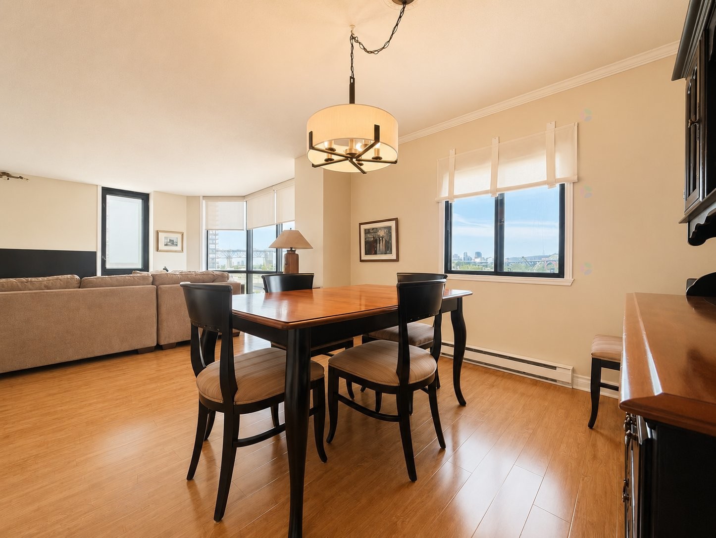 









51


Place Charles-Le Moyne

, 502,
Longueuil (Le Vieux-Longueuil),




QC
J4K5G6

