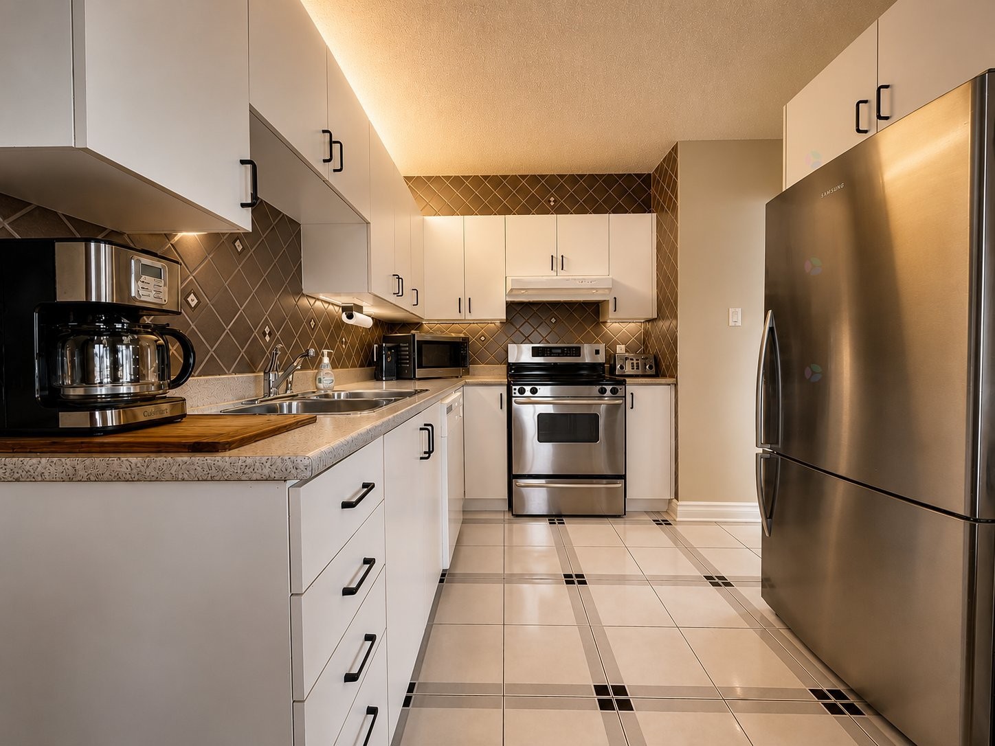 









51


Place Charles-Le Moyne

, 502,
Longueuil (Le Vieux-Longueuil),




QC
J4K5G6

