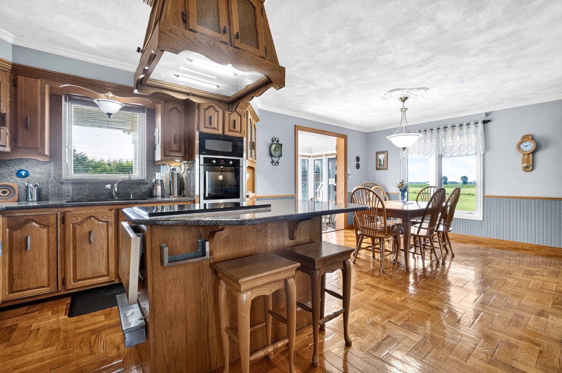 









214


Rg St-Édouard

,
Saint-Jean-sur-Richelieu,




QC
J2X5T9


