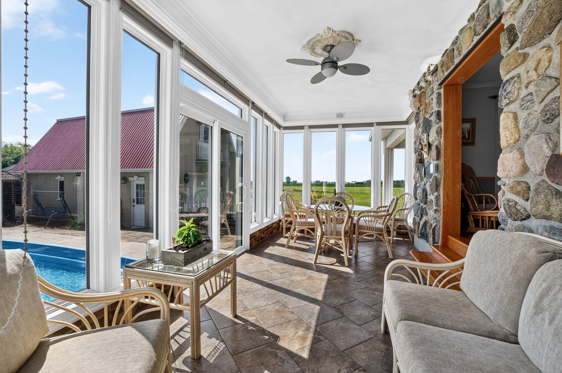 









214


Rg St-Édouard

,
Saint-Jean-sur-Richelieu,




QC
J2X5T9

