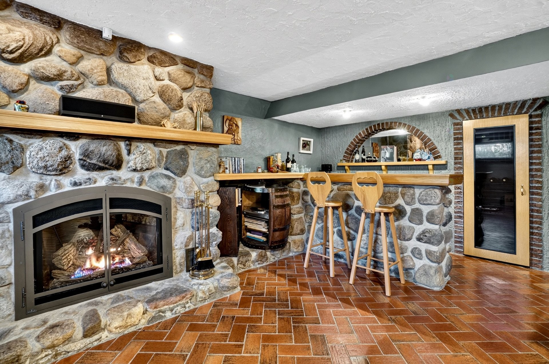 









214


Rg St-Édouard

,
Saint-Jean-sur-Richelieu,




QC
J2X5T9

