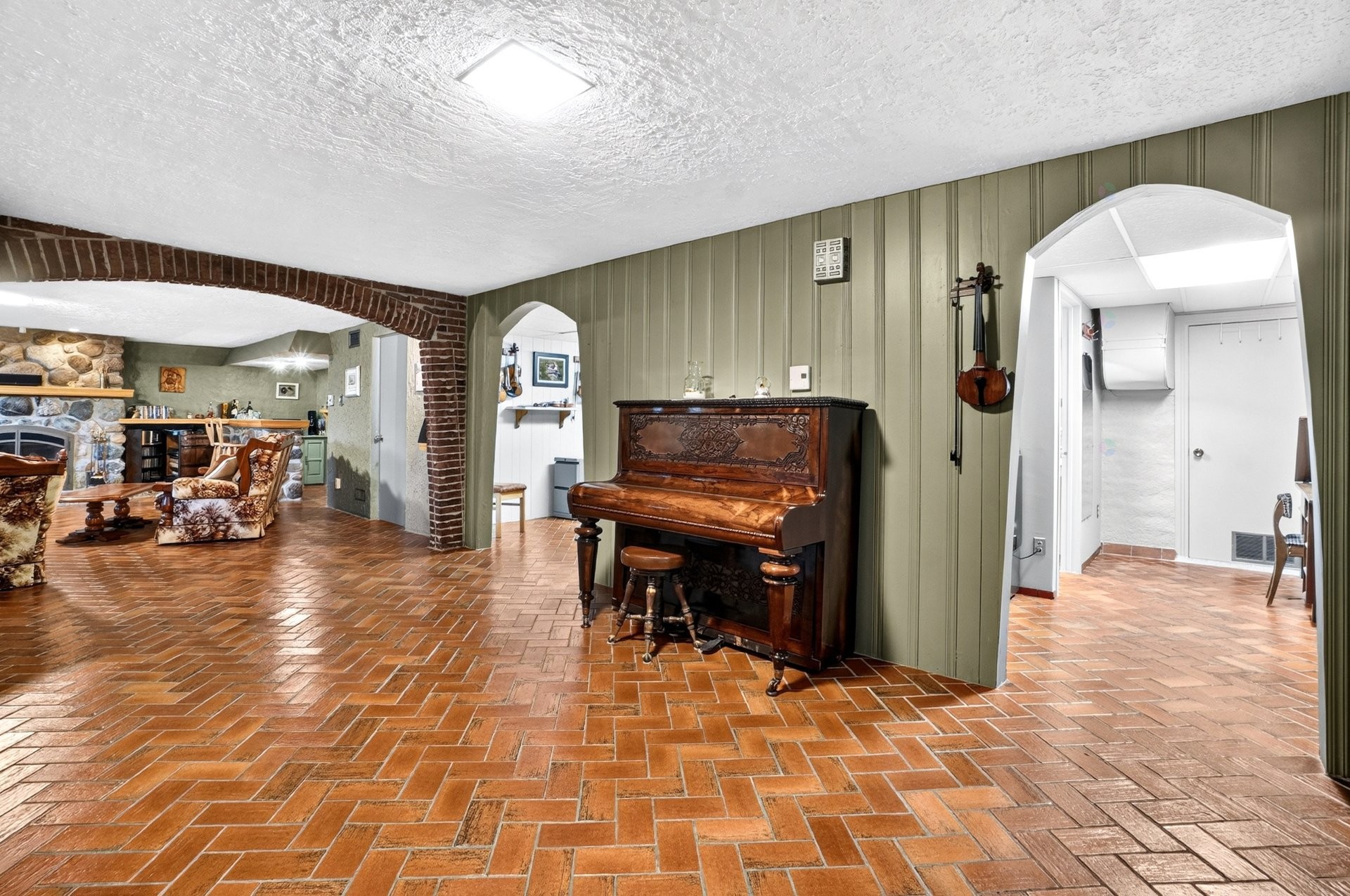 









214


Rg St-Édouard

,
Saint-Jean-sur-Richelieu,




QC
J2X5T9

