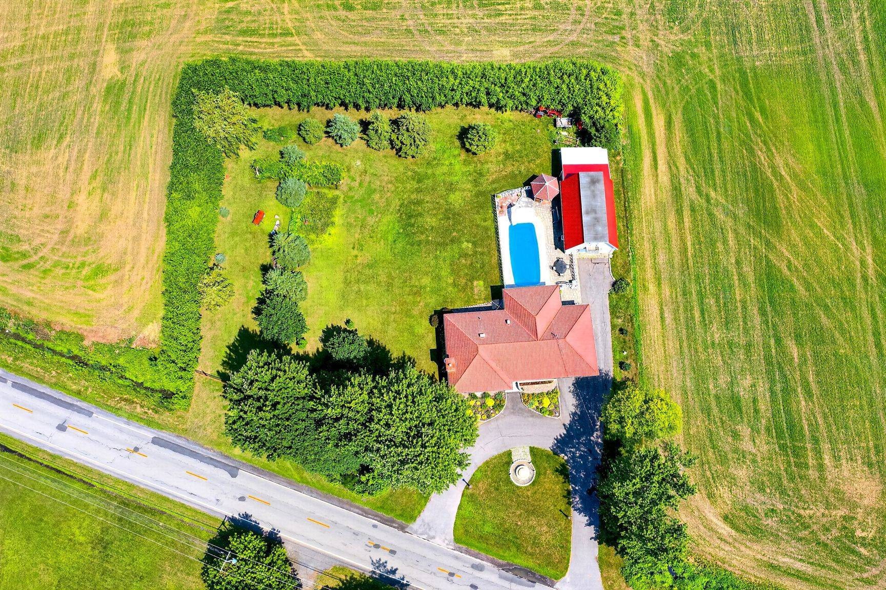 









214


Rg St-Édouard

,
Saint-Jean-sur-Richelieu,




QC
J2X5T9

