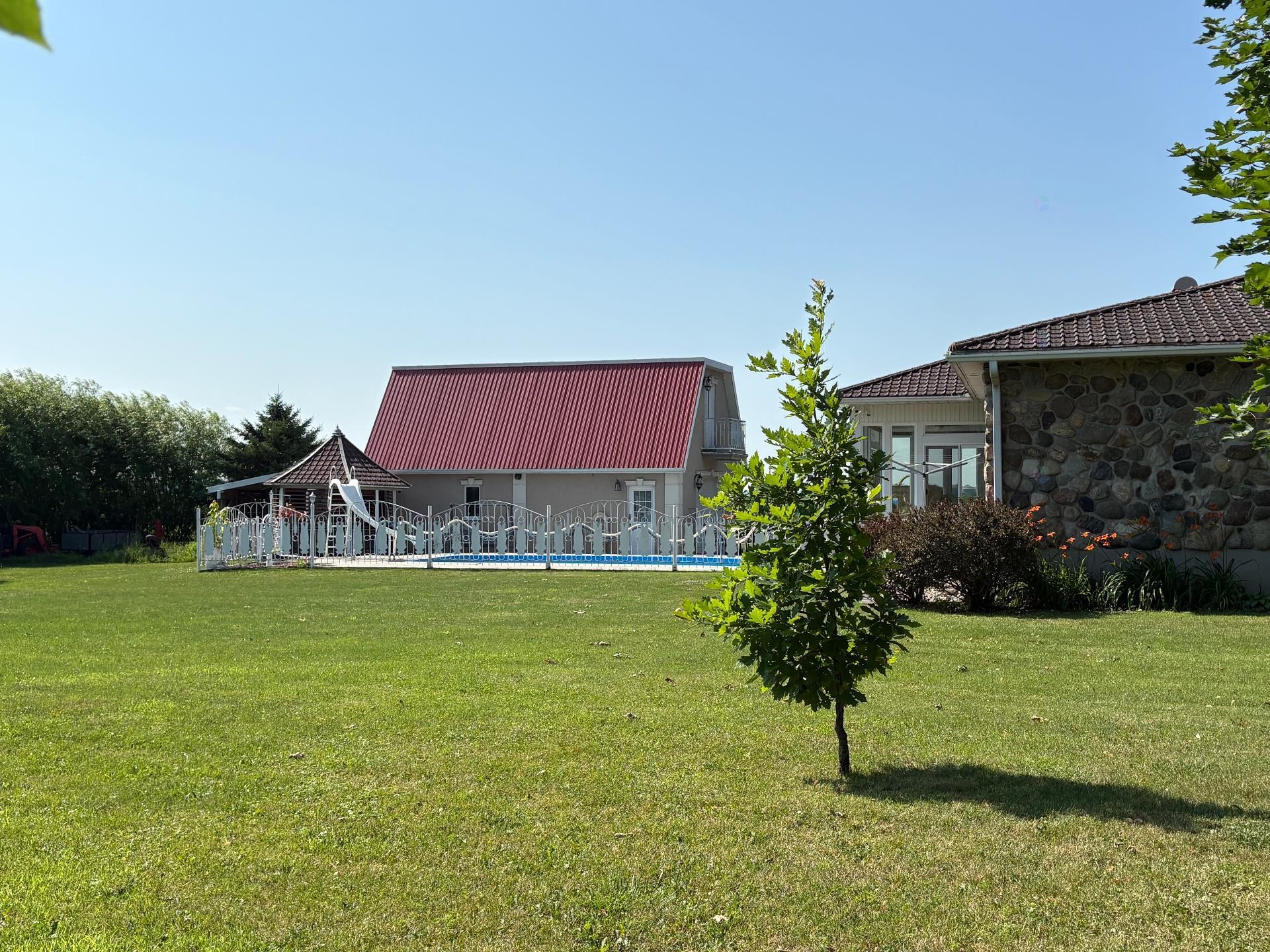 









214


Rg St-Édouard

,
Saint-Jean-sur-Richelieu,




QC
J2X5T9

