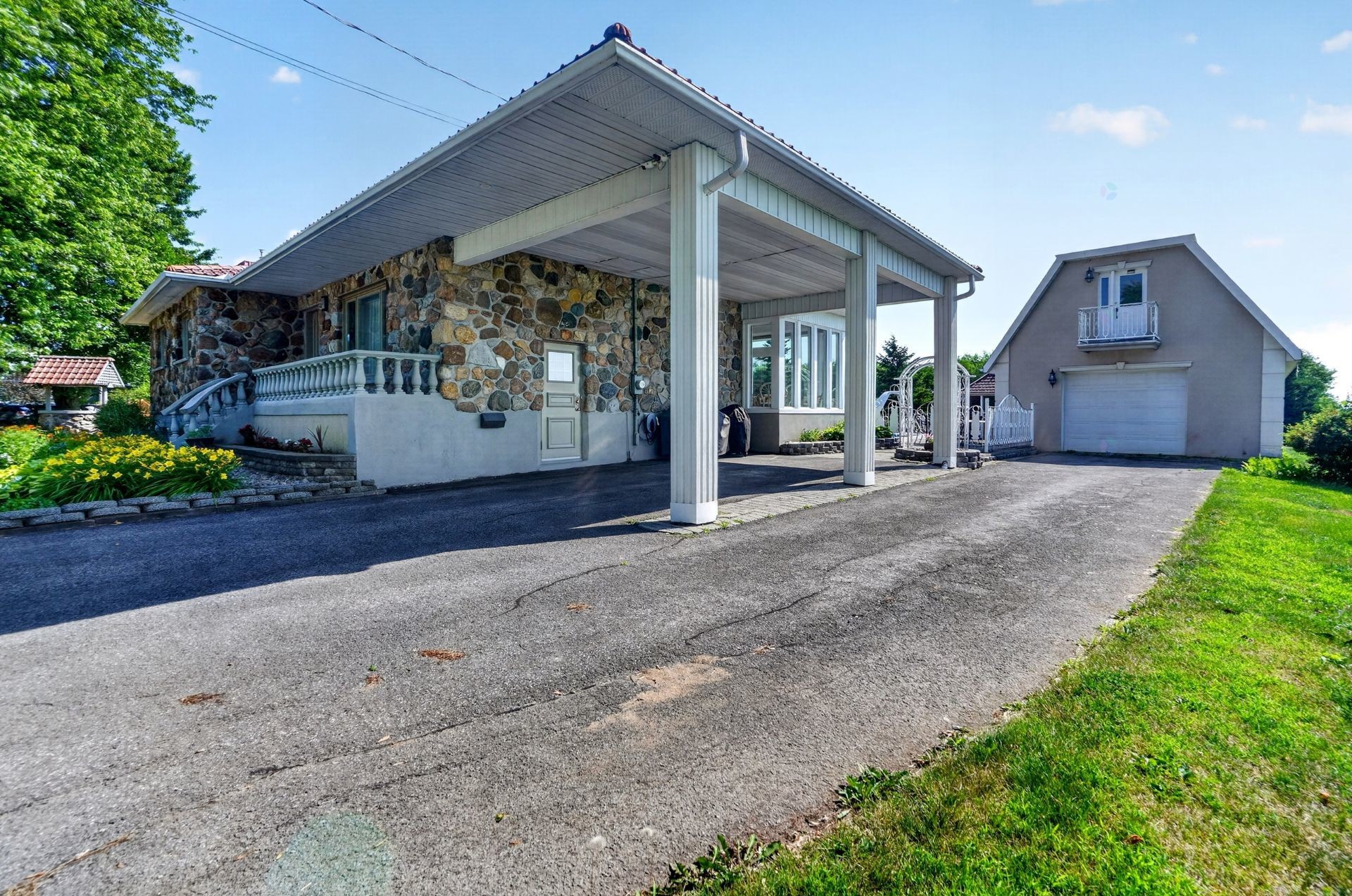 









214


Rg St-Édouard

,
Saint-Jean-sur-Richelieu,




QC
J2X5T9

