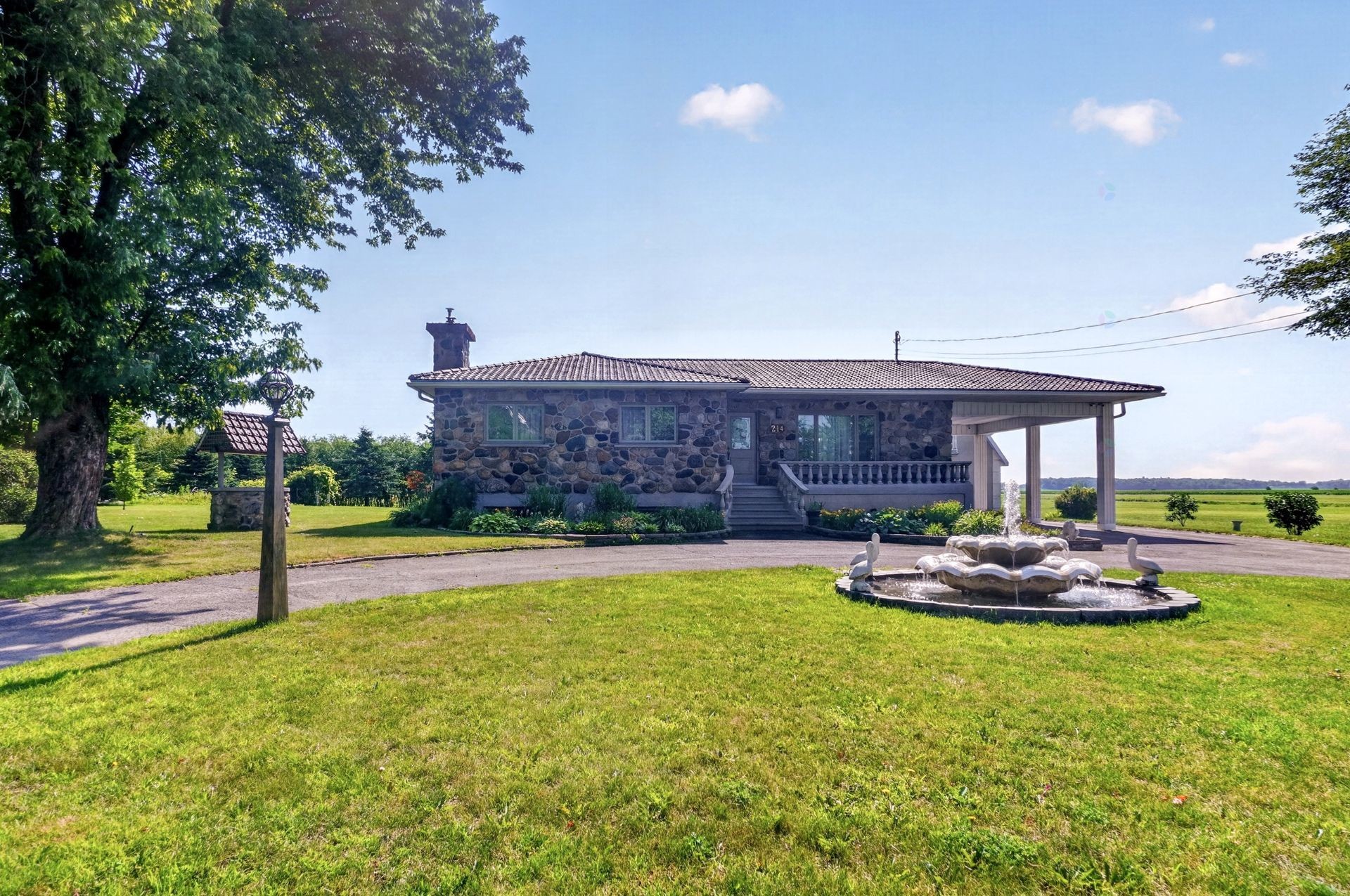 









214


Rg St-Édouard

,
Saint-Jean-sur-Richelieu,




QC
J2X5T9

